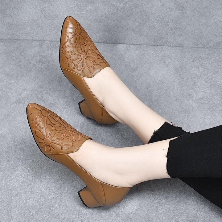 Elodie | Pumps Eleganti in Pelle Morbida con Ricamo