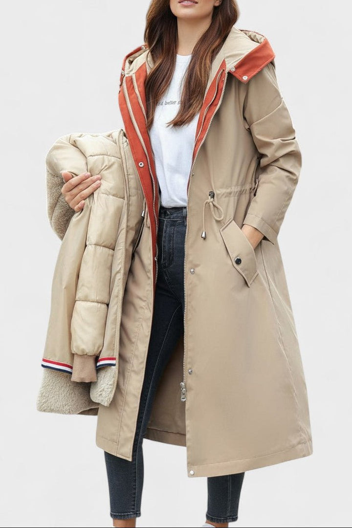 Giada | Cappotto Lungo con Cappuccio e Dettagli Chic